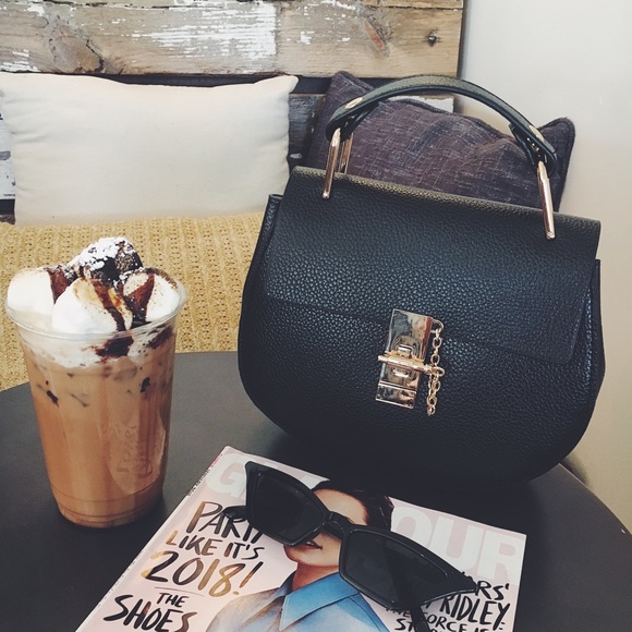 Handbags - Last 1✨✨Talia Black Top-Handle & Crossbody Tote